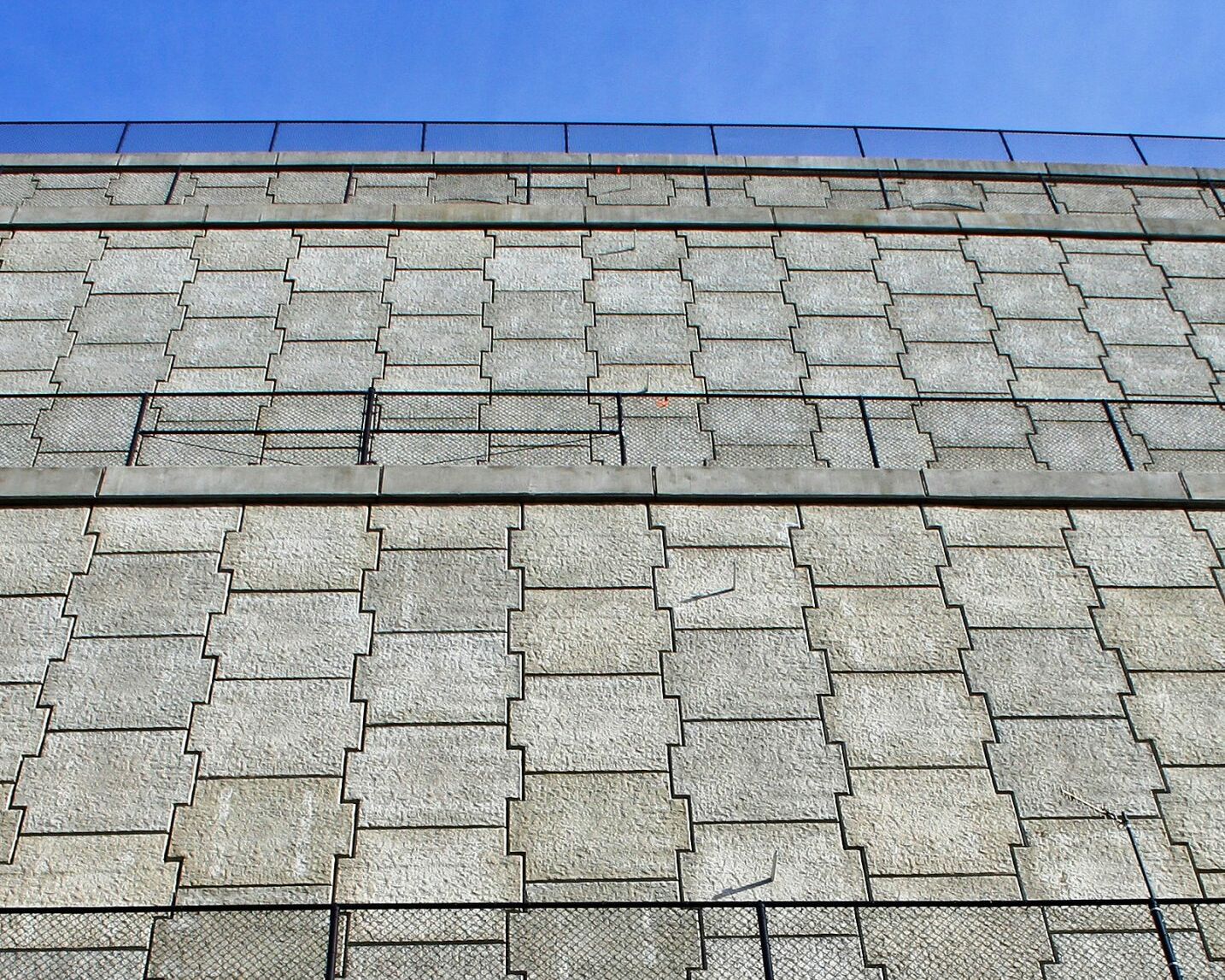 Sea-Tac-Airport-28Foster-Project29-Feb.-62C-06-029 Large tiered Reinforced Earth MSE wall at Sea-Tac airport view from below