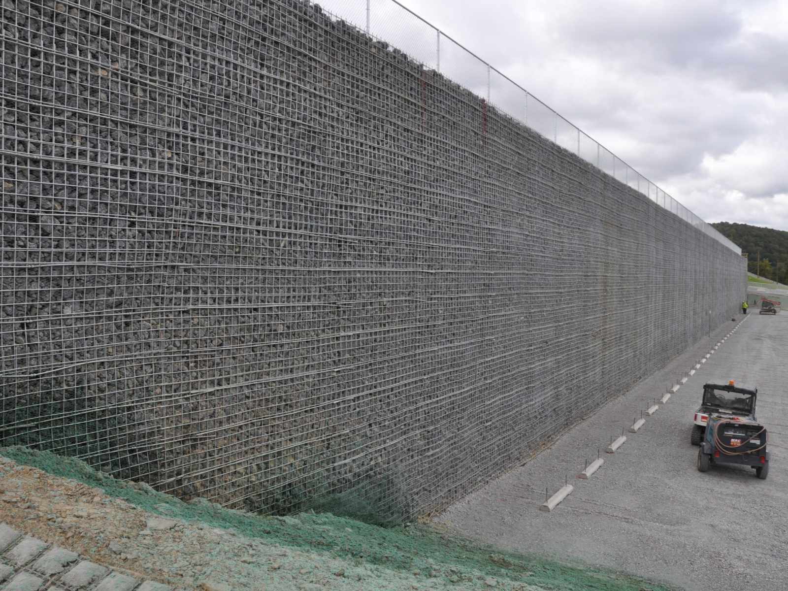 wire mesh retaining wall