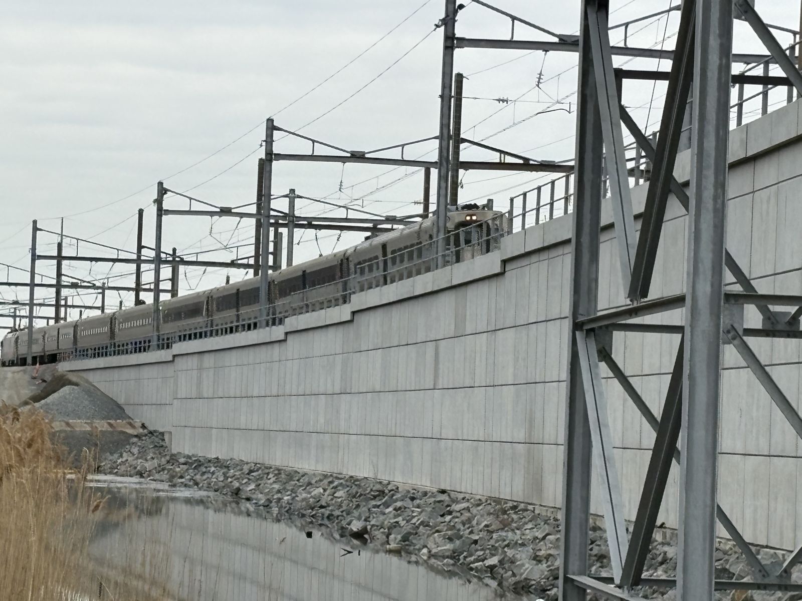 retaining wall with train on top