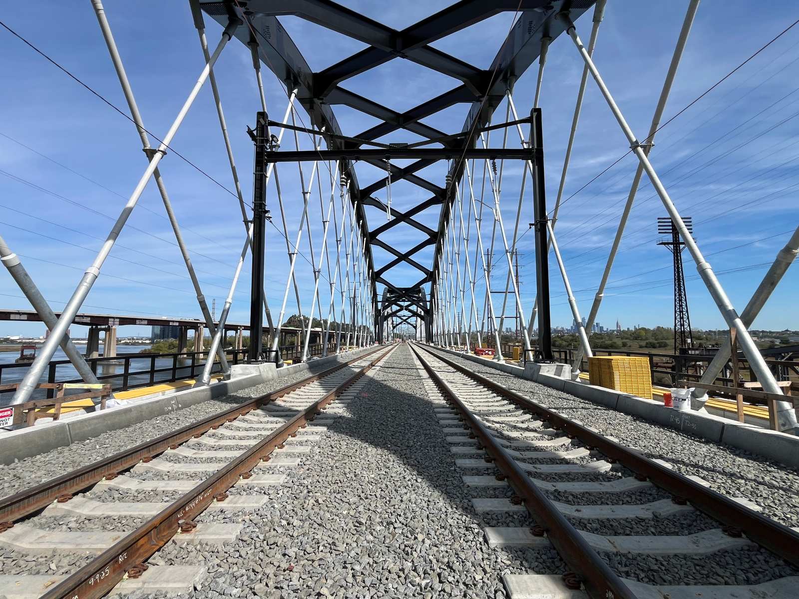 IMG_1795 bridge truss over railroad tracks